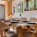 Au Bon Coin - Luxury Hidden Haven, Mont Blanc View, Hot Tub And Garden Apartamento *