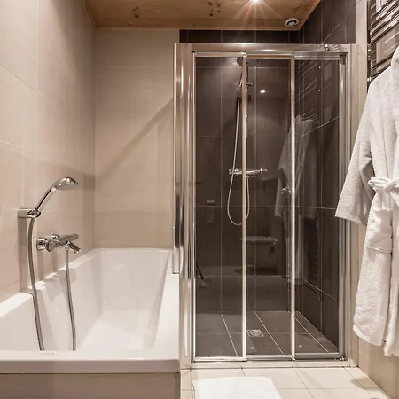 Au Bon Coin - Luxury Hidden Haven, Mont Blanc View, Hot Tub And Garden