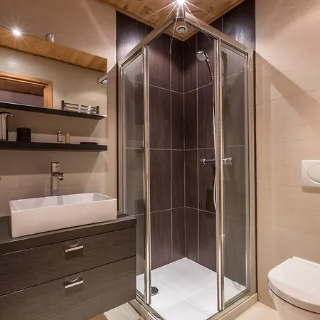 Au Bon Coin - Luxury Hidden Haven, Mont Blanc View, Hot Tub And Garden *
