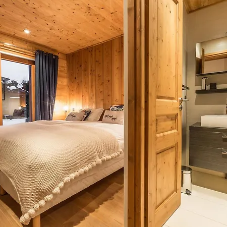 Au Bon Coin - Luxury Hidden Haven, Mont Blanc View, Hot Tub And Garden Apartment