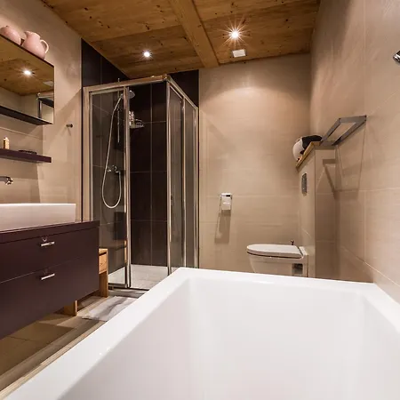 Au Bon Coin - Luxury Hidden Haven, Mont Blanc View, Hot Tub And Garden Chamonix